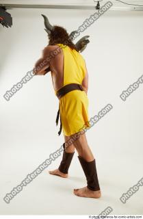 13 2019 01 SIMON HAHN MINOTAUR WITH AX 3